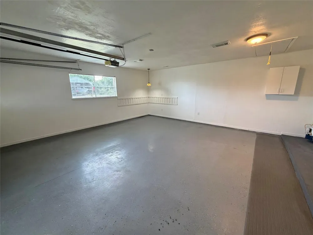 1302 Avenue H Danbury, TX 77534