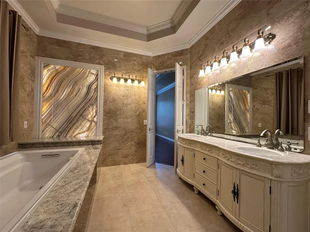 17 Ambleside Crescent Drive Sugar Land, TX 77479