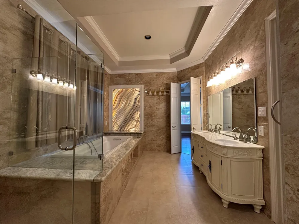 17 Ambleside Crescent Drive Sugar Land, TX 77479