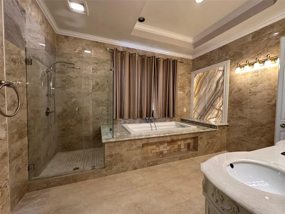 17 Ambleside Crescent Drive Sugar Land, TX 77479