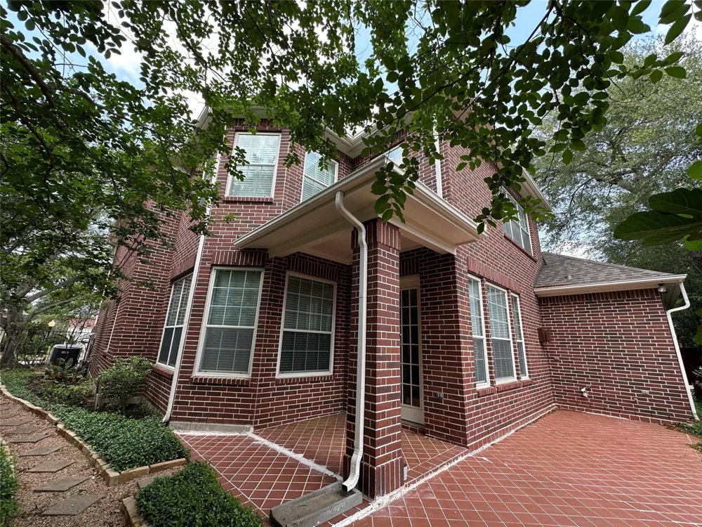 17 Ambleside Crescent Drive Sugar Land, TX 77479