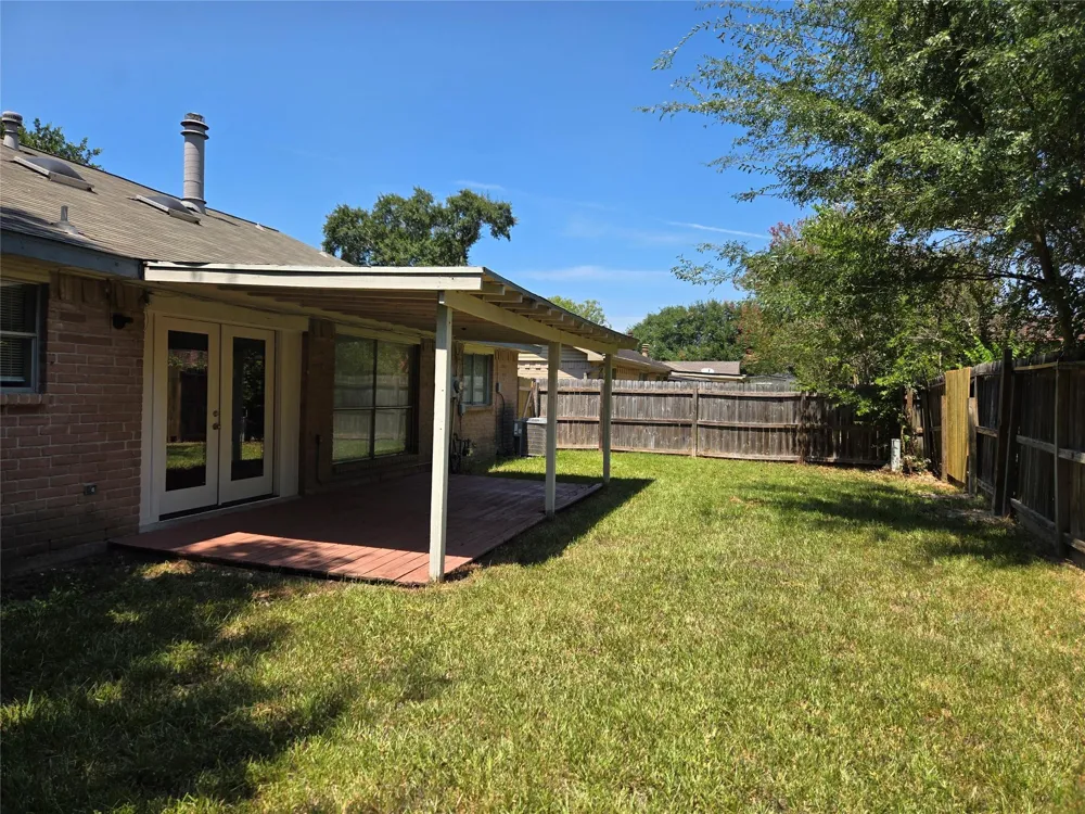 2515 Maple Tree Stafford, TX 77477