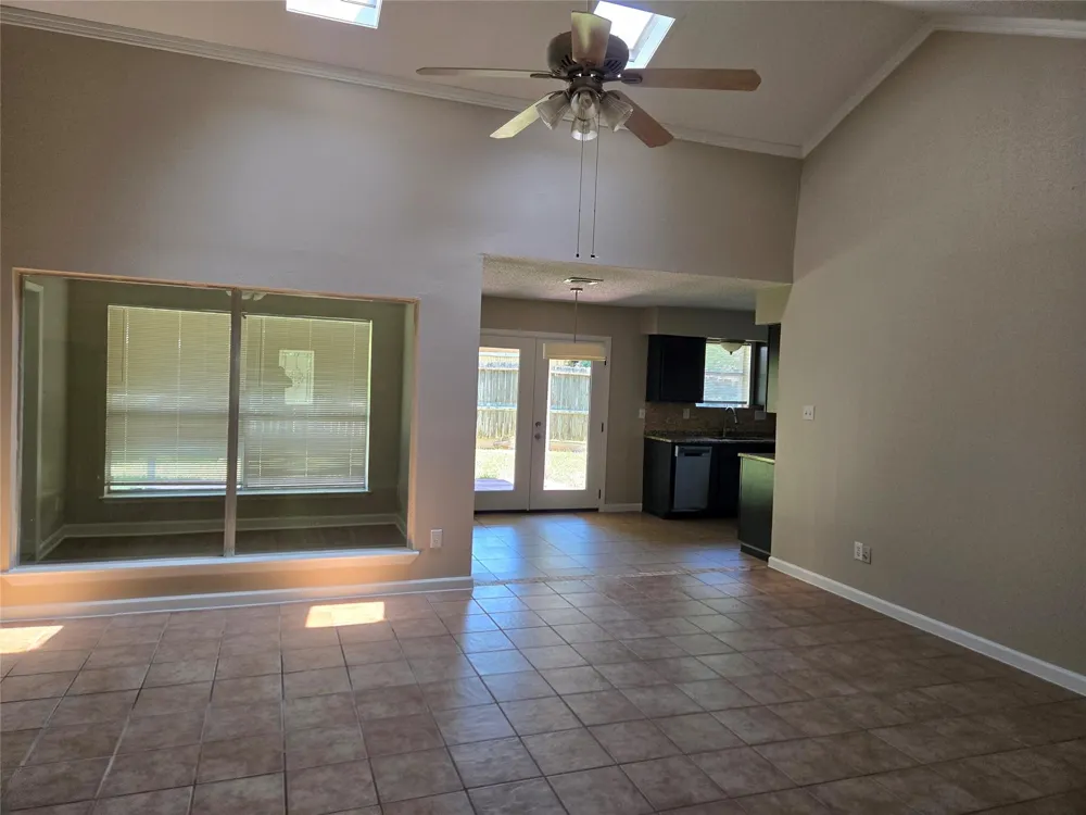 2515 Maple Tree Stafford, TX 77477