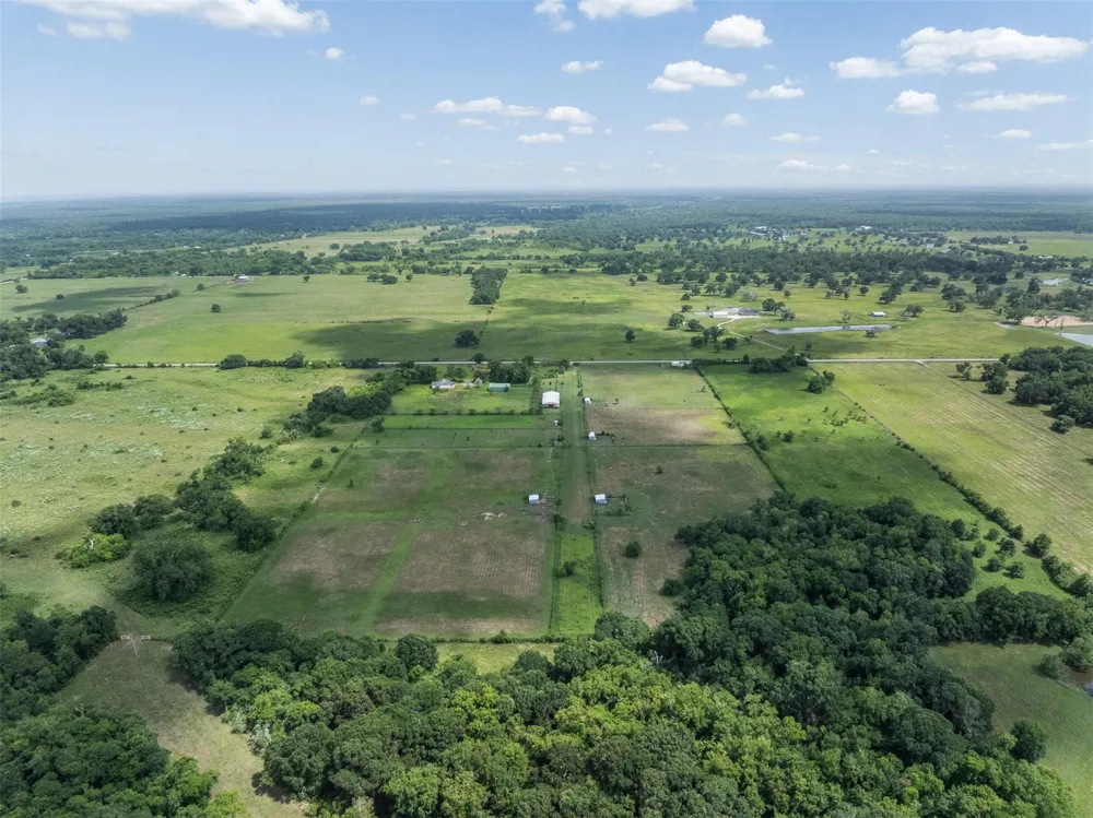 7910 Cr-628 Brazoria, TX 77422