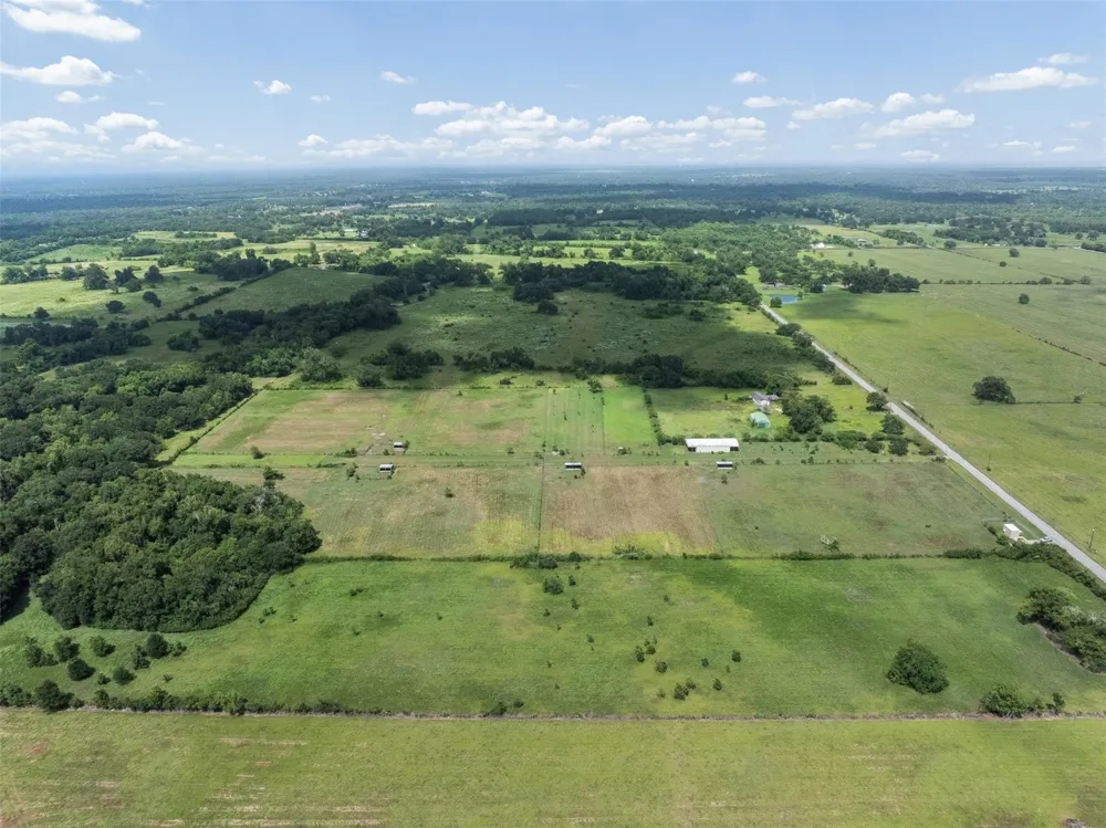 7910 Cr-628 Brazoria, TX 77422