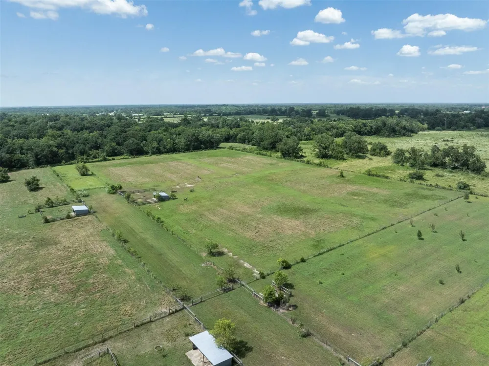 7910 Cr-628 Brazoria, TX 77422