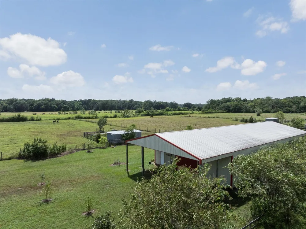 7910 Cr-628 Brazoria, TX 77422
