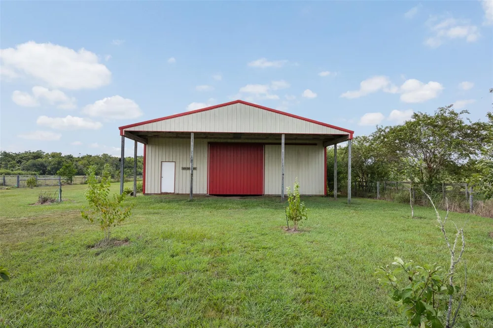 7910 Cr-628 Brazoria, TX 77422