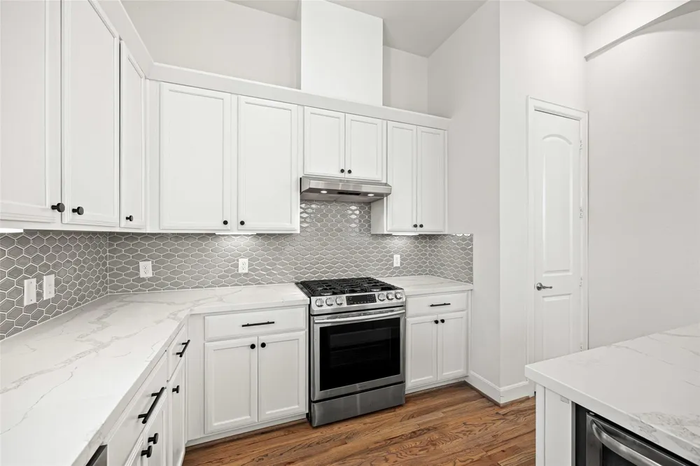 719 Leverkuhn Street Houston, TX 77007