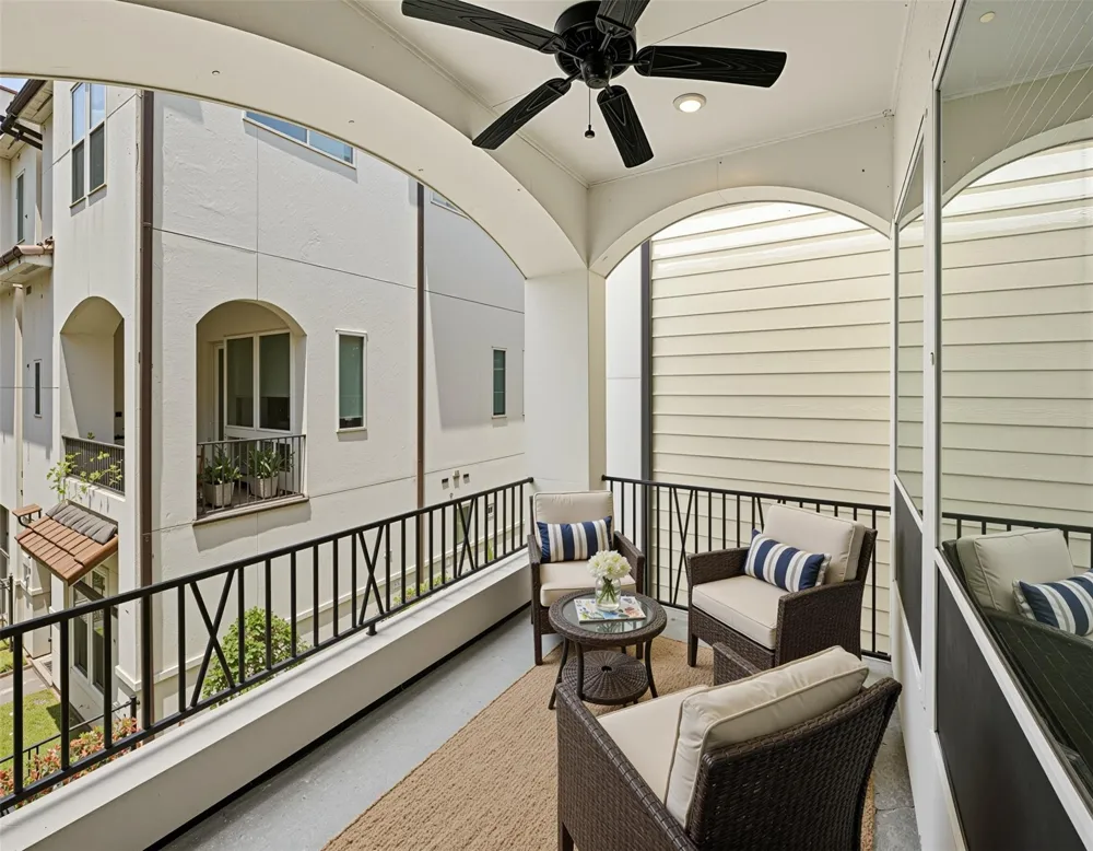 719 Leverkuhn Street Houston, TX 77007
