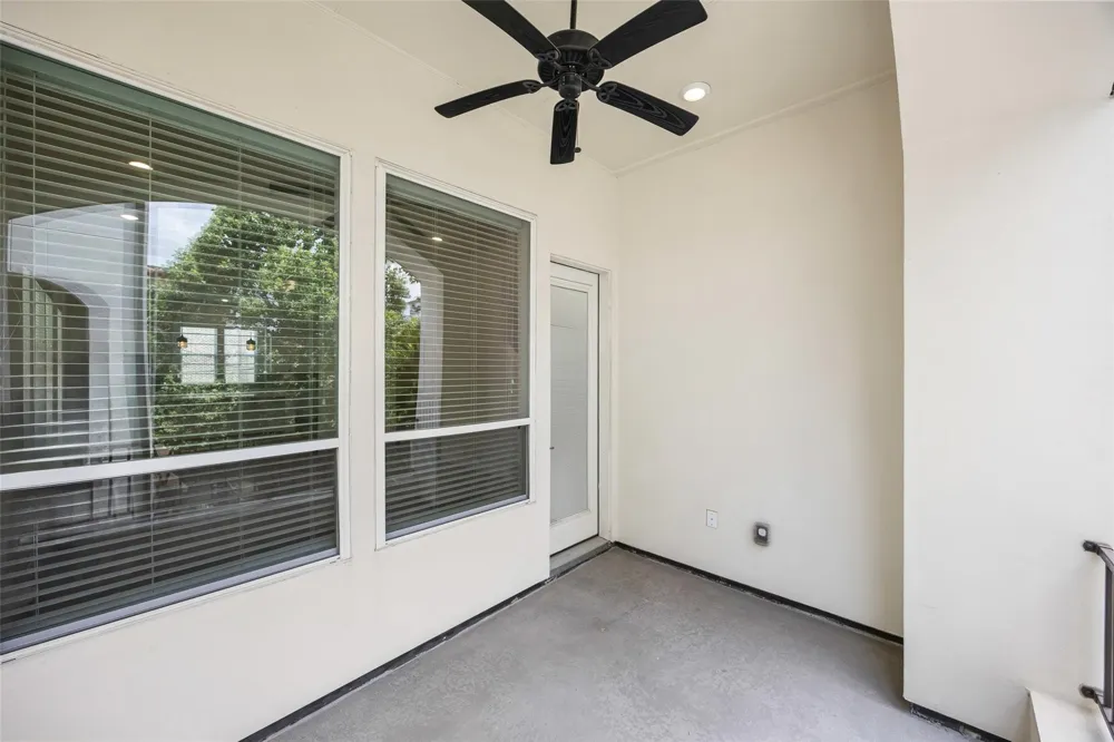 719 Leverkuhn Street Houston, TX 77007