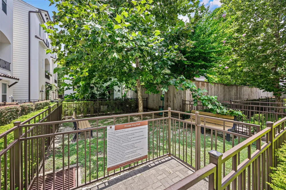 719 Leverkuhn Street Houston, TX 77007