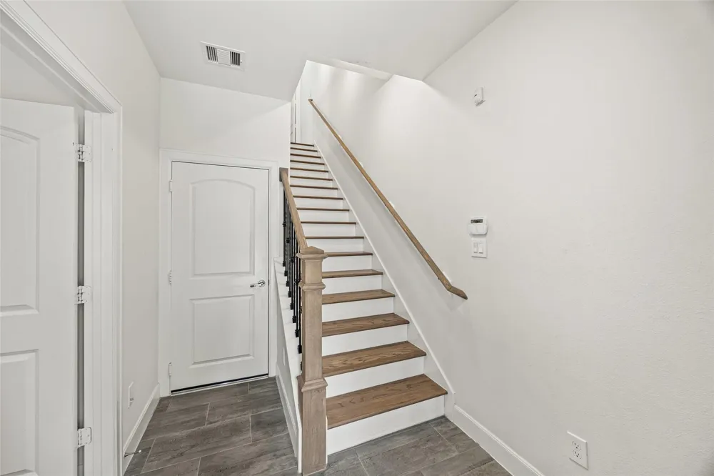 719 Leverkuhn Street Houston, TX 77007