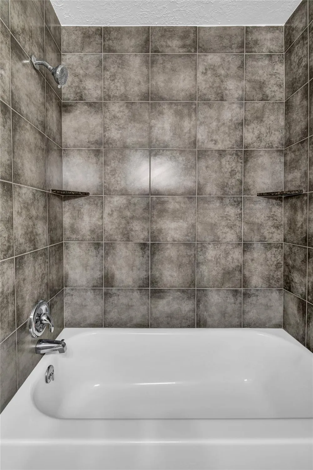 16 Ranch House Loop Angleton, TX 77515