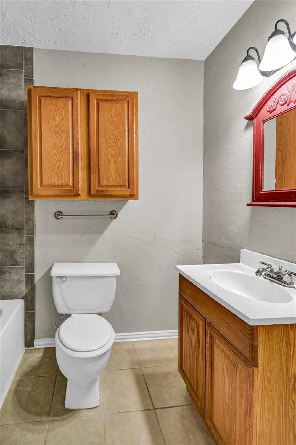 16 Ranch House Loop Angleton, TX 77515