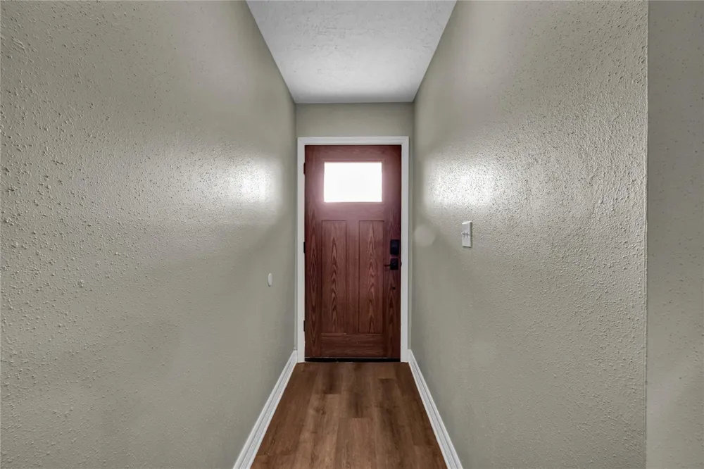 16 Ranch House Loop Angleton, TX 77515