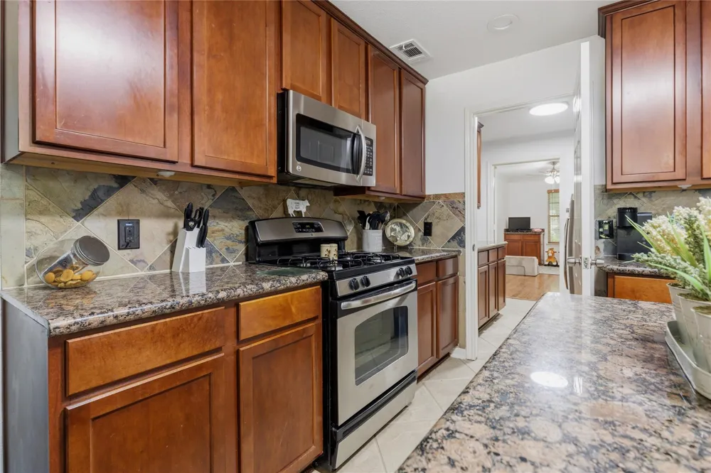 203 Mapleleaf Street Magnolia, TX 77354