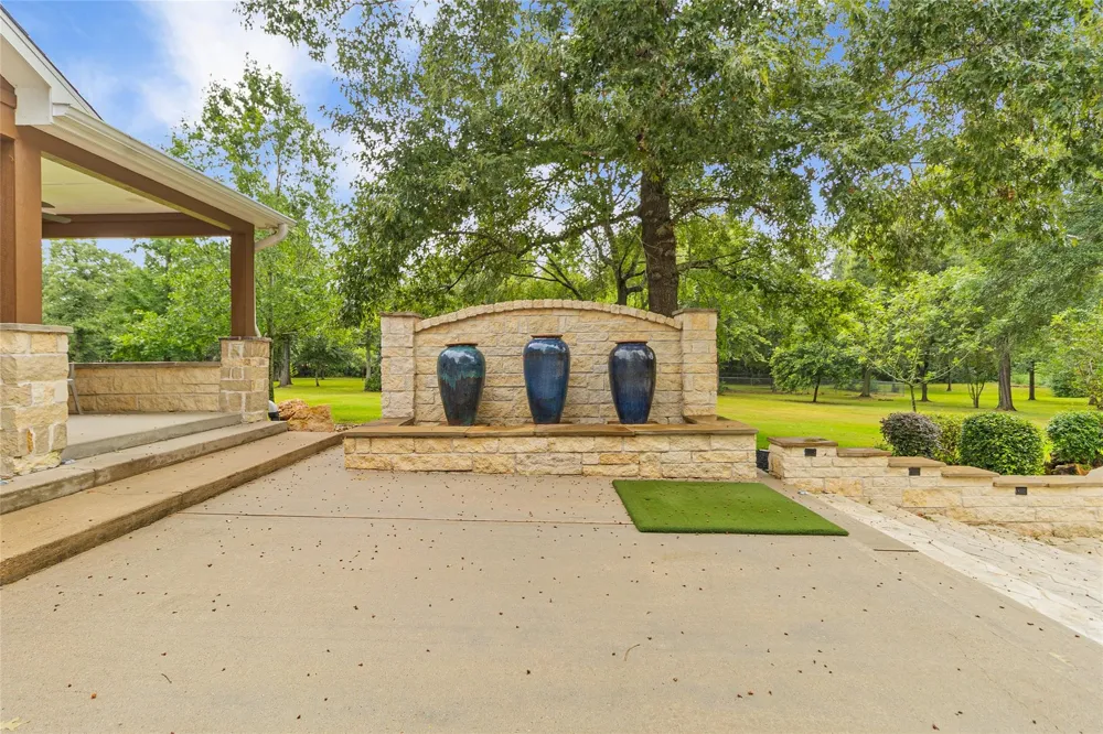 203 Mapleleaf Street Magnolia, TX 77354