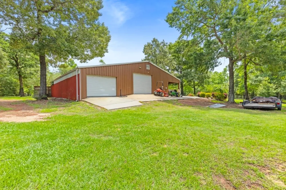 203 Mapleleaf Street Magnolia, TX 77354