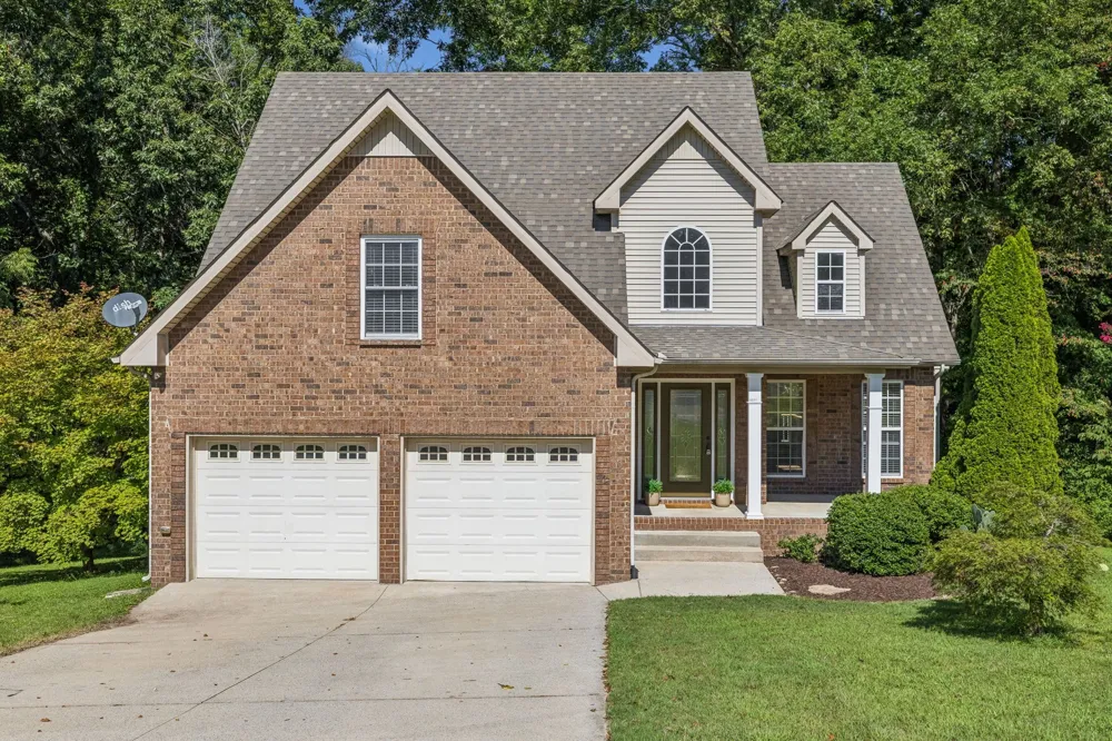 6010 Woodview Ct Greenbrier, TN 37073