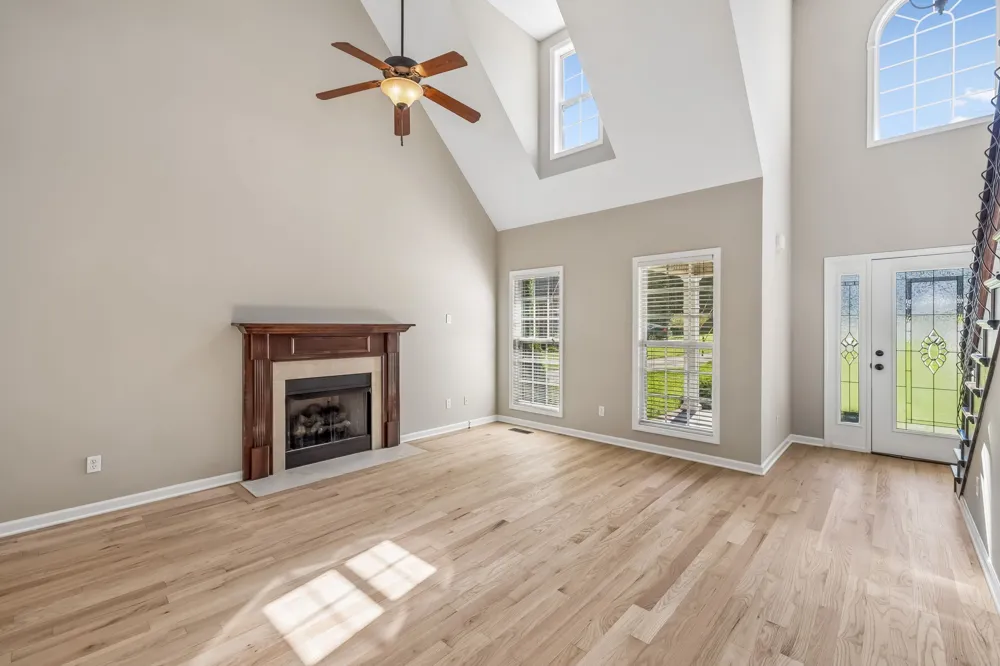 6010 Woodview Ct Greenbrier, TN 37073