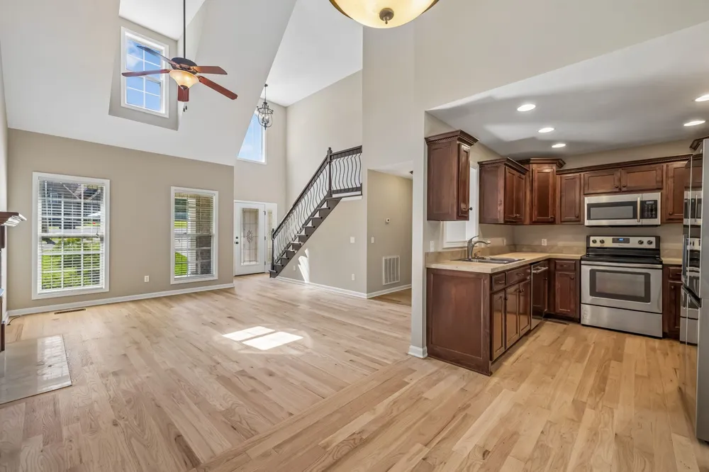 6010 Woodview Ct Greenbrier, TN 37073