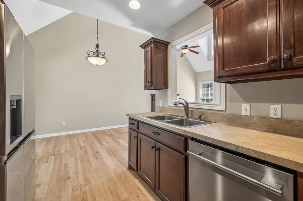 6010 Woodview Ct Greenbrier, TN 37073