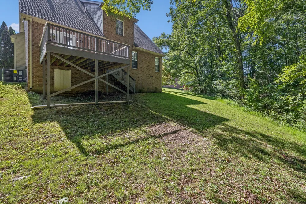 6010 Woodview Ct Greenbrier, TN 37073