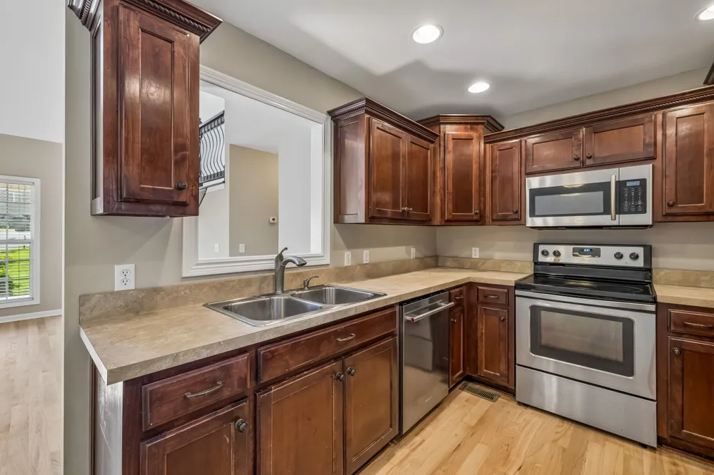 6010 Woodview Ct Greenbrier, TN 37073