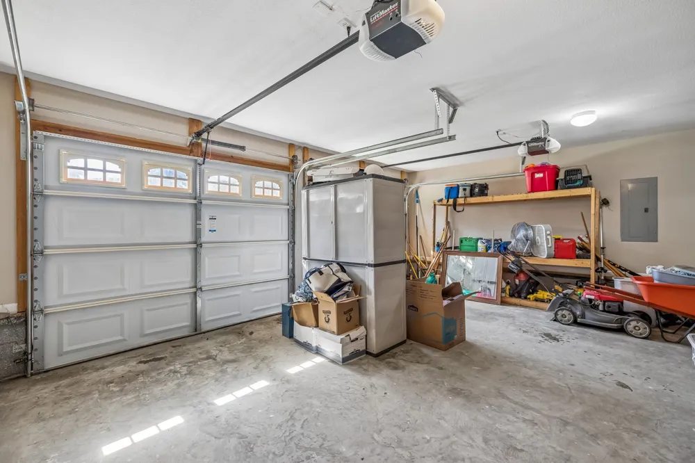 6010 Woodview Ct Greenbrier, TN 37073