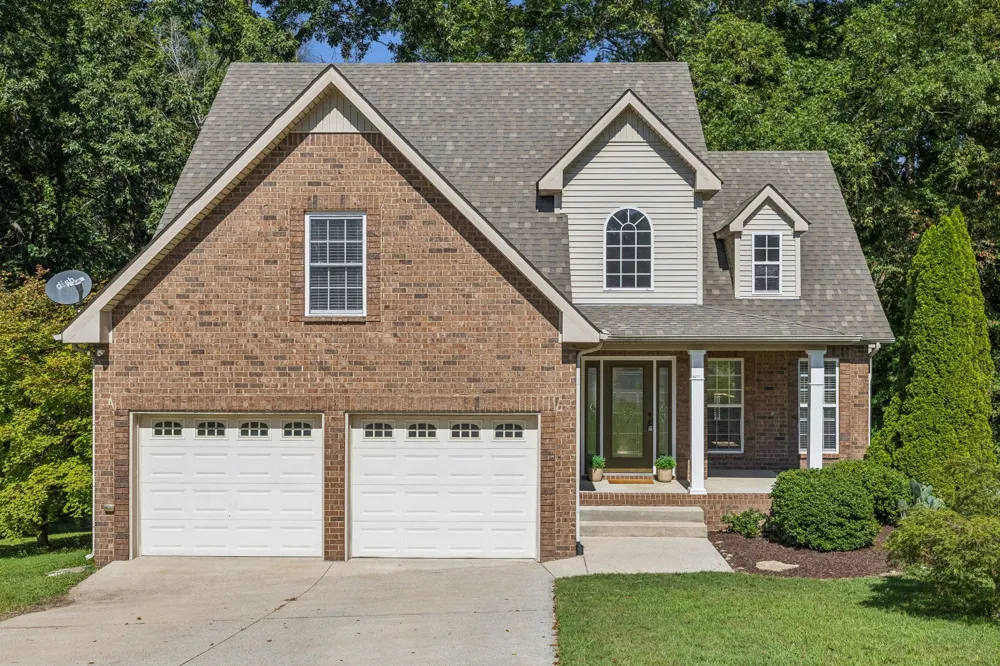 6010 Woodview Ct Greenbrier, TN 37073