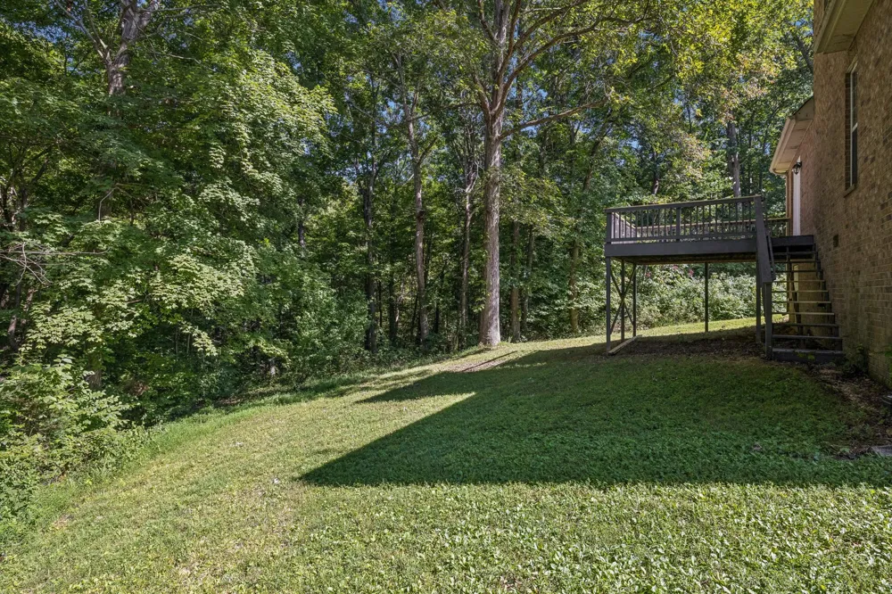 6010 Woodview Ct Greenbrier, TN 37073