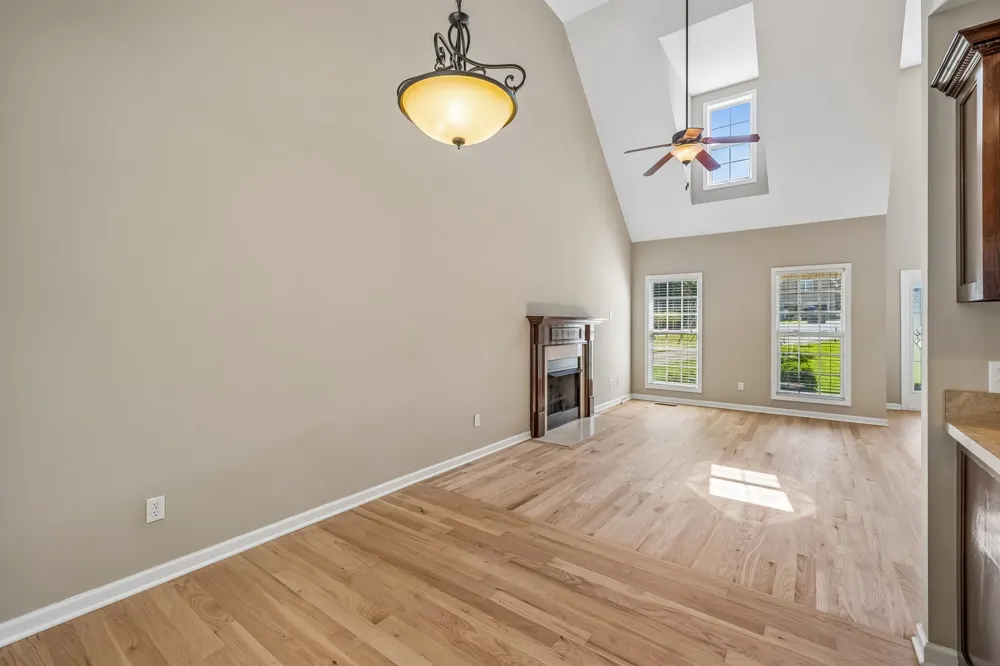 6010 Woodview Ct Greenbrier, TN 37073