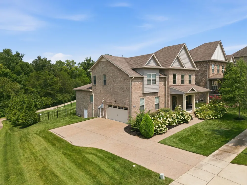 2205 Kirkwall Dr Nolensville, TN 37135
