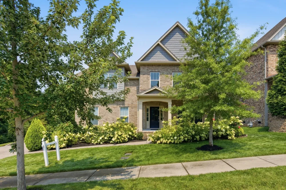 2205 Kirkwall Dr Nolensville, TN 37135
