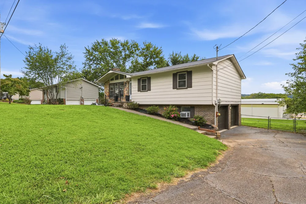 916 Tri Cir NE Cleveland, TN 37312