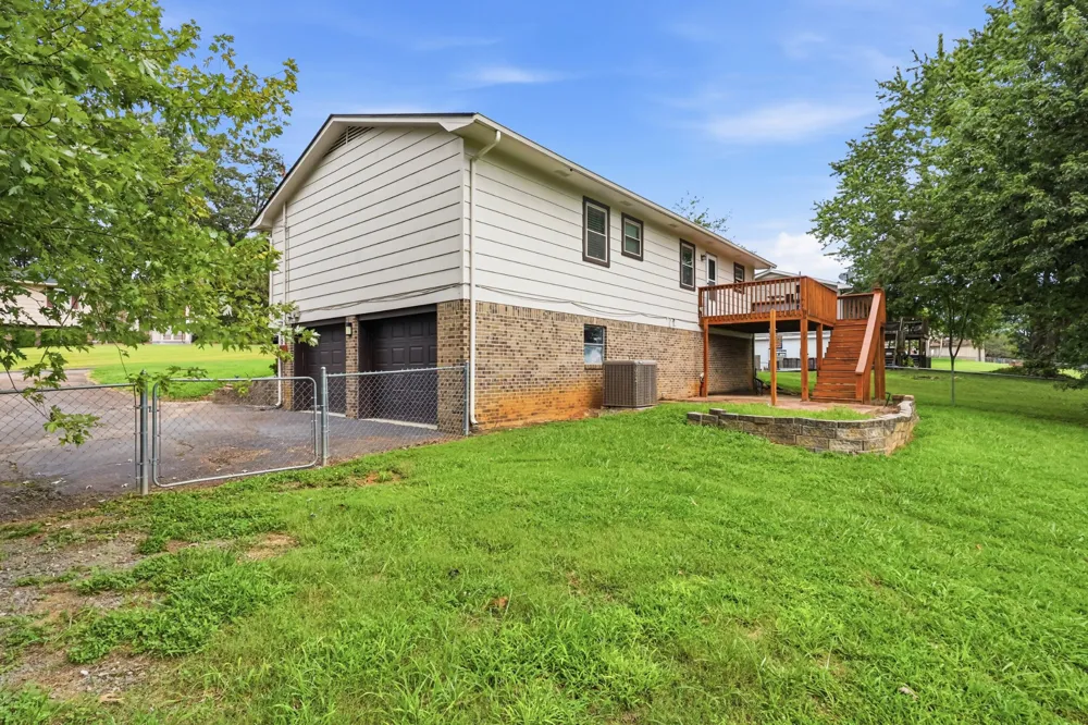 916 Tri Cir NE Cleveland, TN 37312