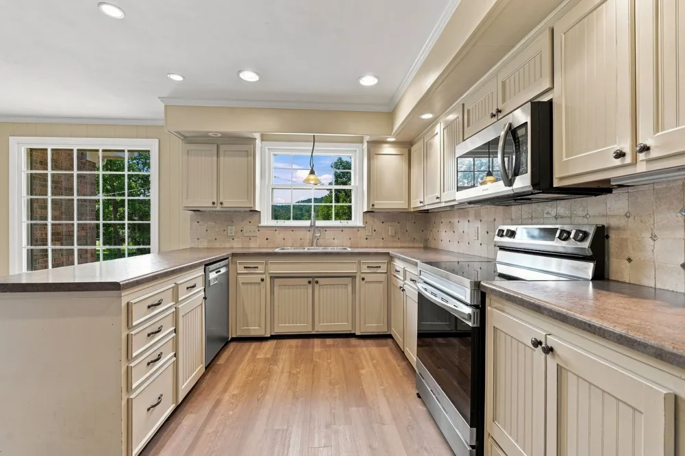 1713 Pinetree Ln Brentwood, TN 37027