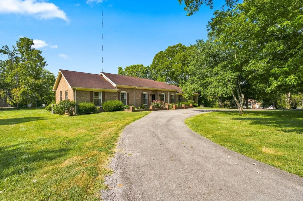 1713 Pinetree Ln Brentwood, TN 37027