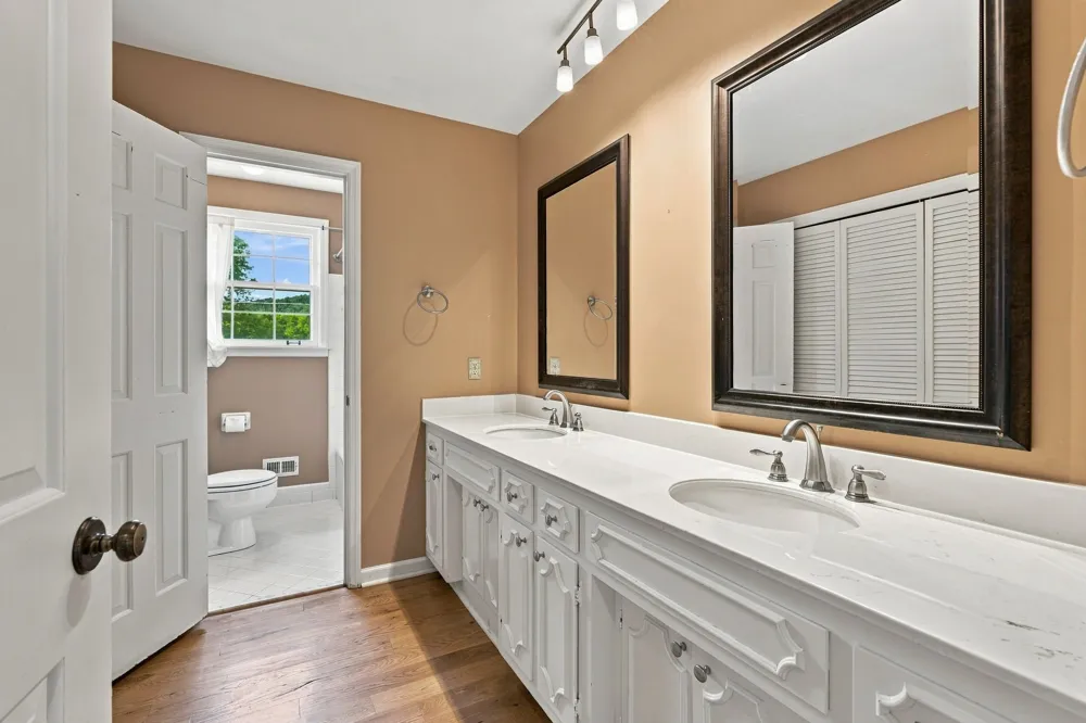 1713 Pinetree Ln Brentwood, TN 37027