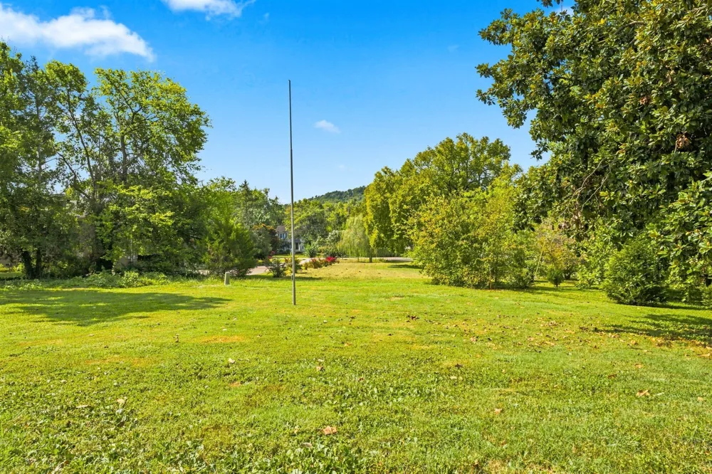 1713 Pinetree Ln Brentwood, TN 37027