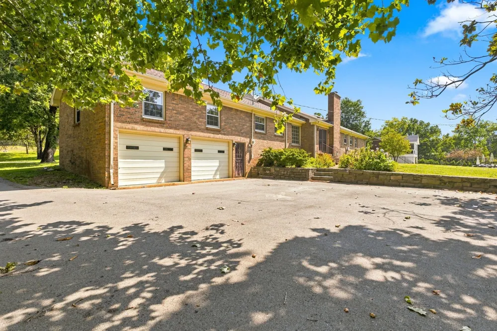 1713 Pinetree Ln Brentwood, TN 37027