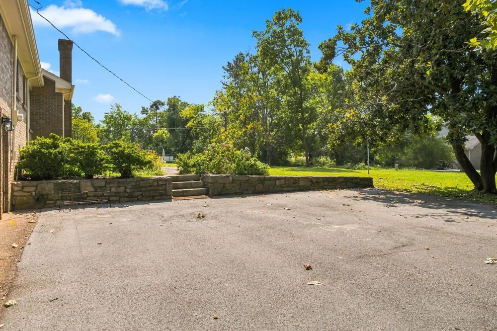 1713 Pinetree Ln Brentwood, TN 37027