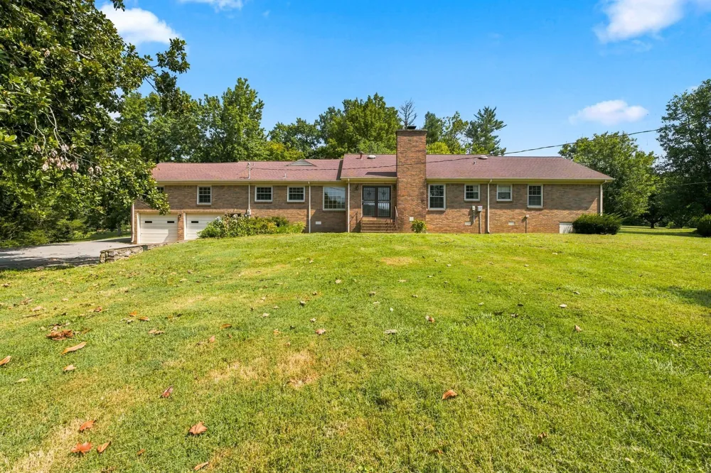1713 Pinetree Ln Brentwood, TN 37027