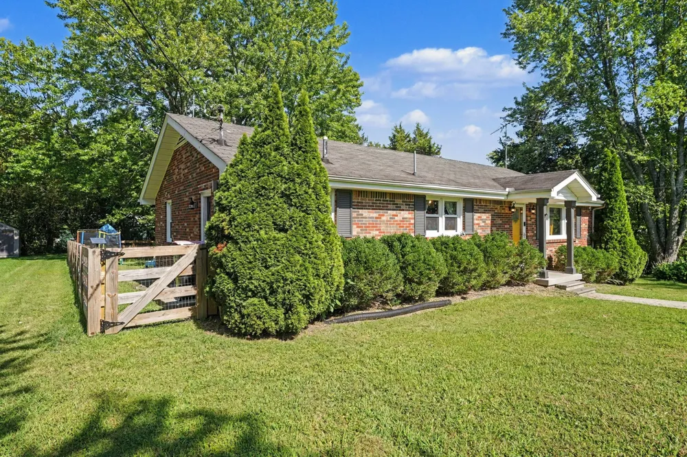 2099 Webster St Greenbrier, TN 37073