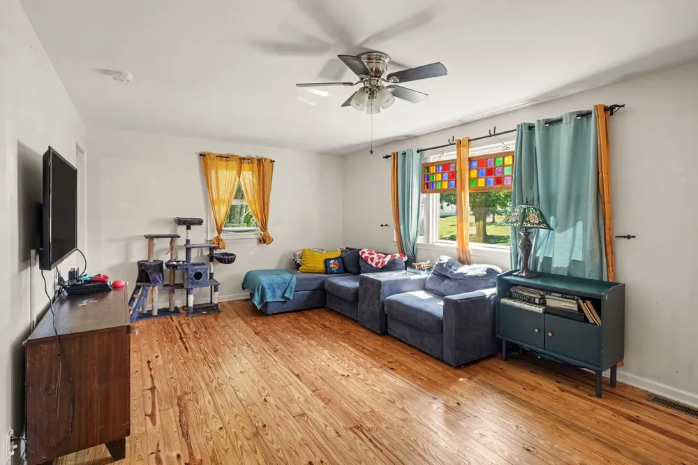2099 Webster St Greenbrier, TN 37073