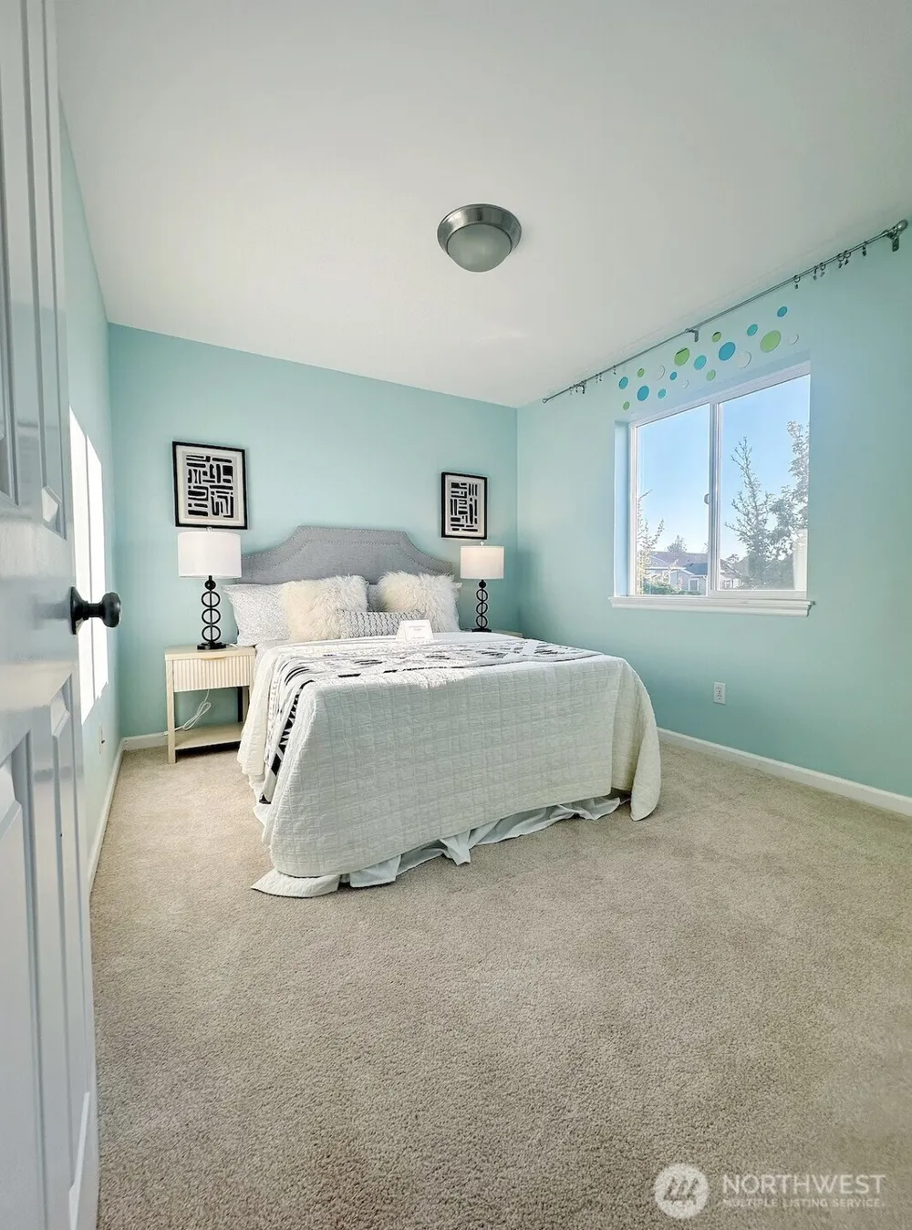 1919 25th Avenue NE Issaquah, WA 98029