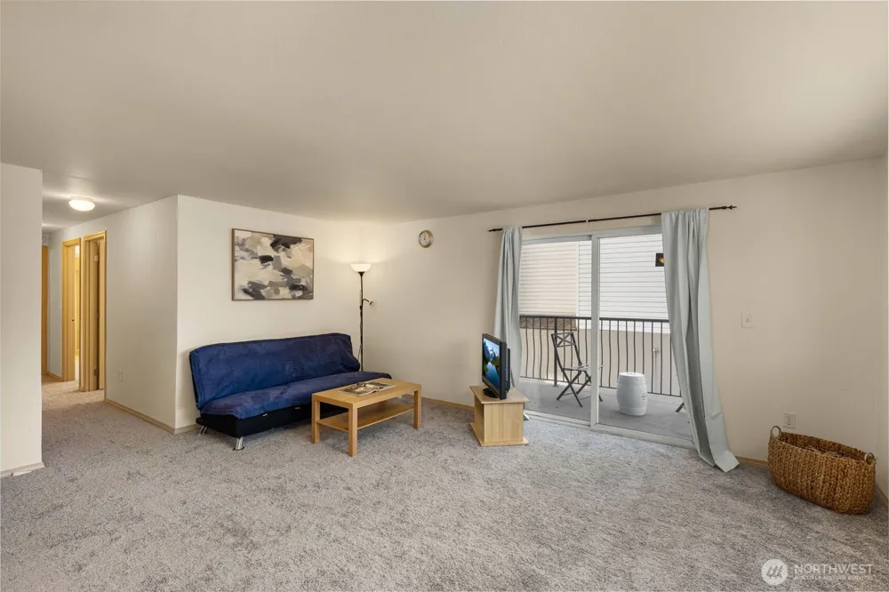 12056 15th Avenue NE #201 Seattle, WA 98125
