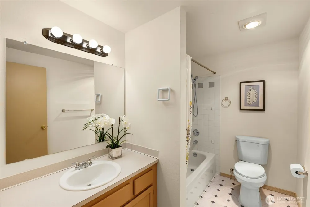 12056 15th Avenue NE #201 Seattle, WA 98125