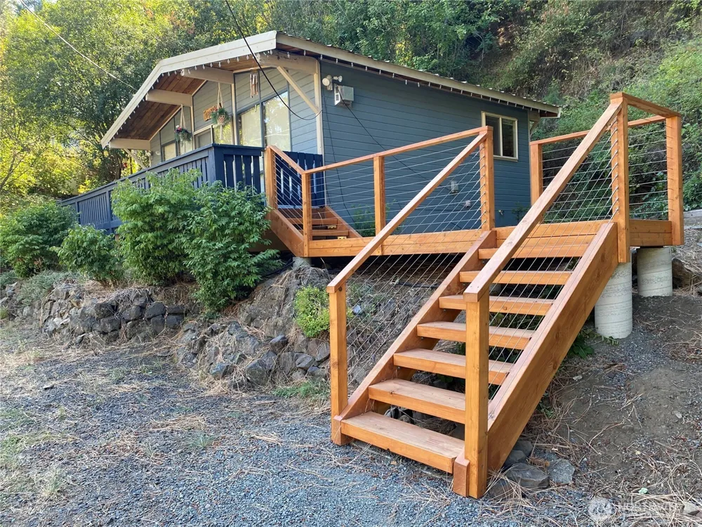 230 Pine Cliffs Drive Naches, WA 98937